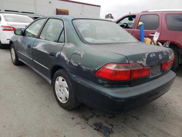 1HGCG1641WA021419 - 1998 HONDA ACCORD LX GREEN photo 3