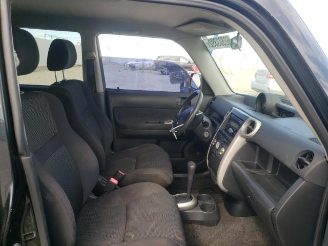 JTLKT324050212619 - 2005 TOYOTA SCION XB შავი ფოტო 5
