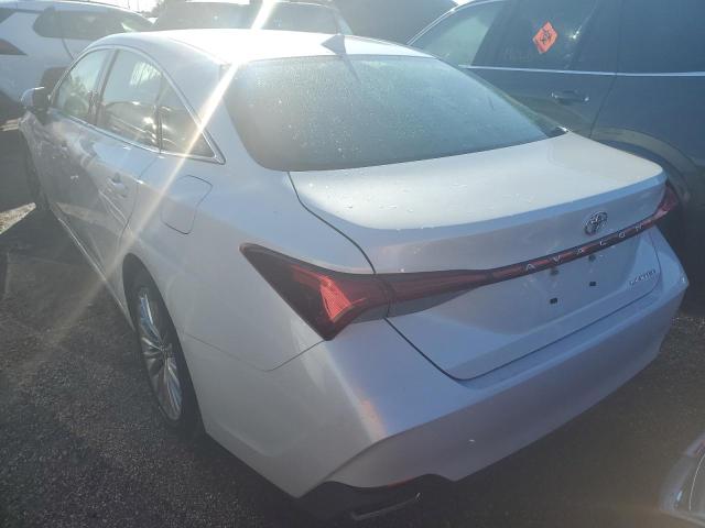 4T1BZ1FB0KU033987 - 2019 TOYOTA AVALON XLE WHITE photo 3