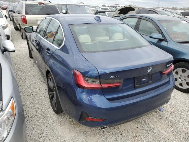 3MW5R7J08N8C55511 - 2022 BMW 330XI BLUE photo 3