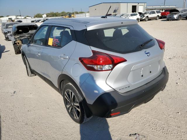 3N1CP5CV1LL548466 - 2020 NISSAN KICKS SV SILVER photo 2