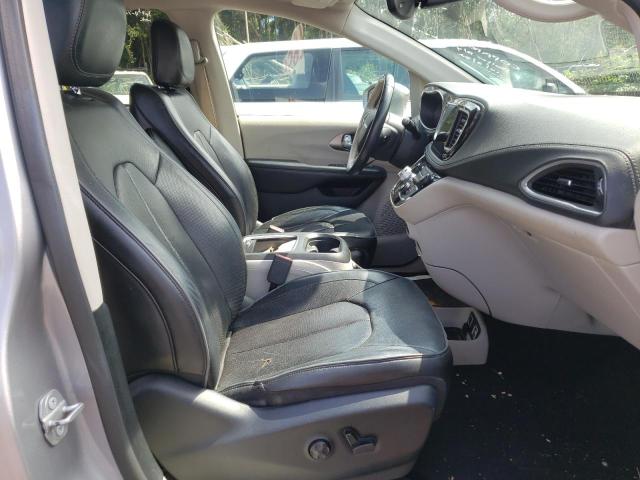 2C4RC1GG8JR245935 - 2018 CHRYSLER PACIFICA L SILVER photo 5