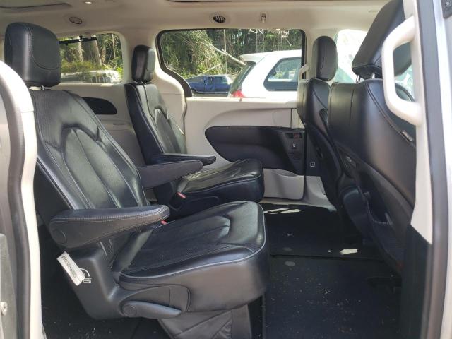 2C4RC1GG8JR245935 - 2018 CHRYSLER PACIFICA L SILVER photo 6