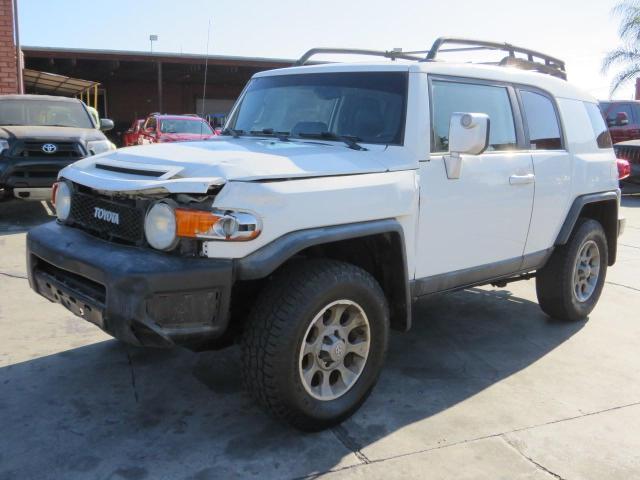 JTEBU4BF3CK116951 - 2012 TOYOTA FJ CRUISER WHITE photo 2