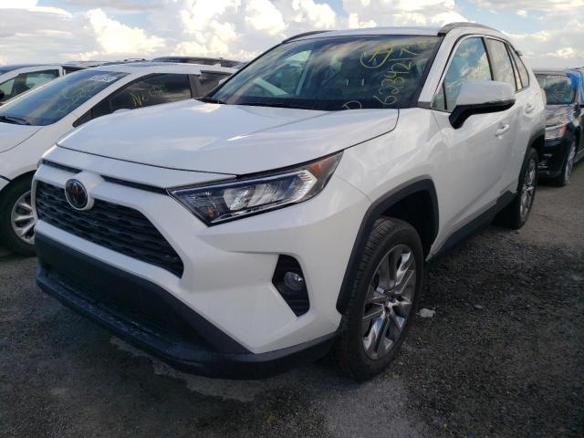 2T3C1RFVXLC057020 - 2020 TOYOTA RAV4 XLE P WHITE photo 2