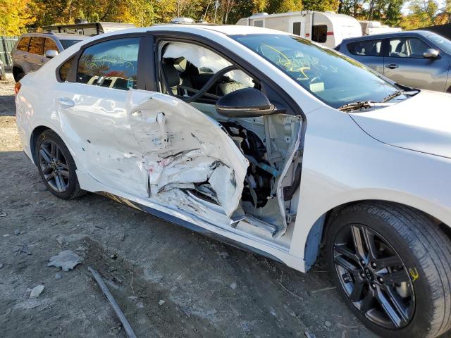 3KPF34AD5ME312354 - 2021 KIA FORTE GT L WHITE photo 9