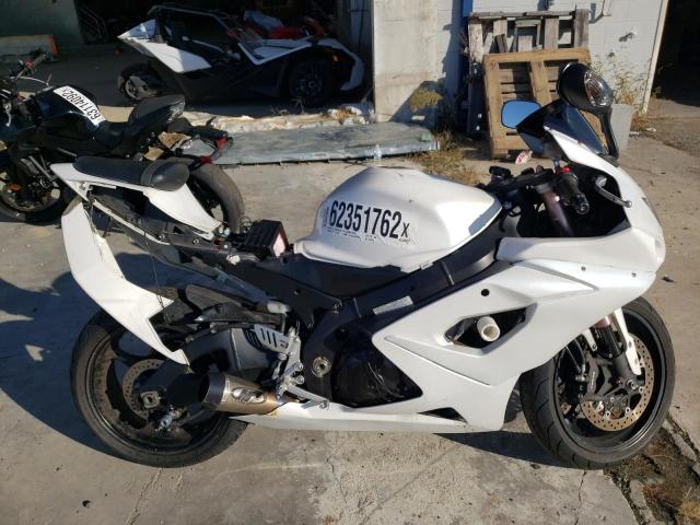 JS1GT76A962115024 - 2006 SUZUKI GSX-R1000 WHITE photo 9