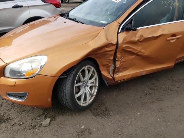 YV1902FH2C2117937 - 2012 VOLVO S60 T6 ORANGE photo 9