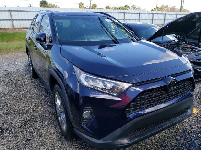 2T3C1RFV1KW048669 - 2019 TOYOTA RAV4 XLE P BLUE photo 1