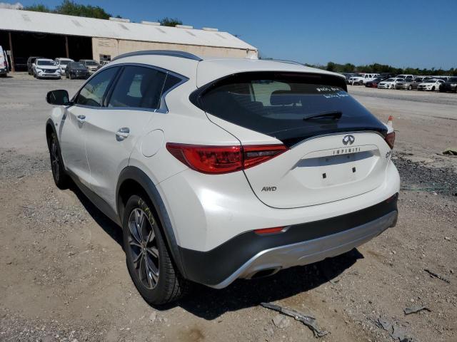 SJKCH5CR6JA053100 - 2018 INFINITI QX30 BASE WHITE photo 3