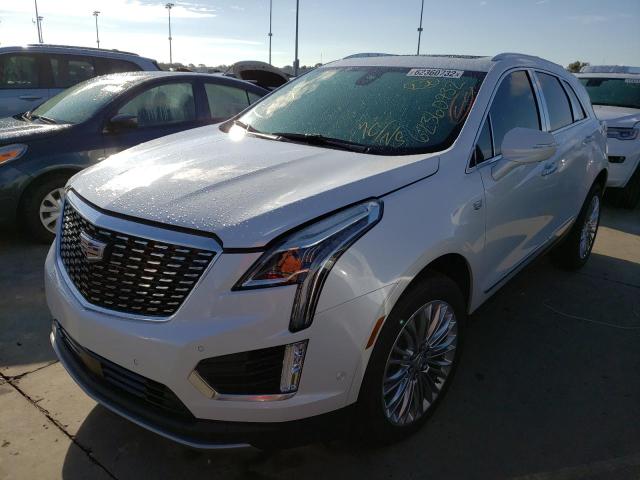 1GYKNCRS1LZ143629 - 2020 CADILLAC XT5 PREMIU WHITE photo 2