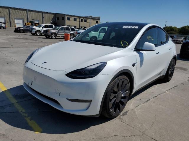 5YJYGDEF2MF124460 - 2021 TESLA MODEL Y أبيض صورة 2