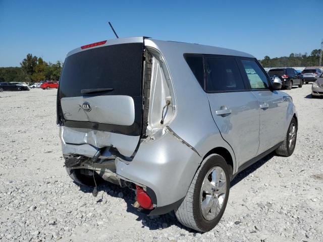 KNDJN2A2XK7022132 - 2019 KIA SOUL SILVER photo 9