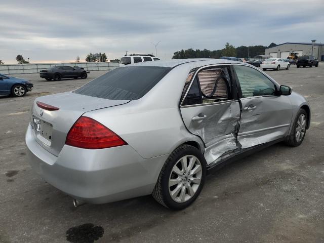 1HGCM66467A043214 - 2007 HONDA ACCORD SE SILVER photo 4