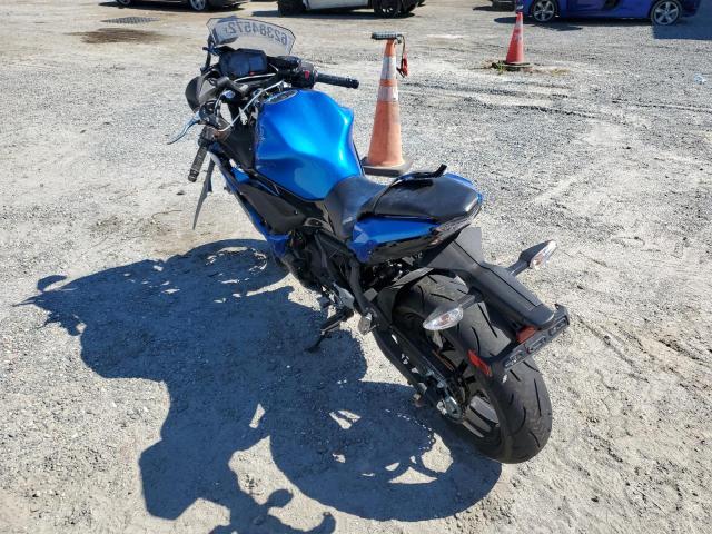 JKAEXEJ13JDA02869 - 2018 KAWASAKI EX650 J ლურჯი ფოტო 3