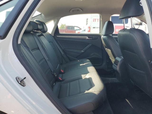 1VWDT7A33HC008689 - 2017 VOLKSWAGEN PASSAT R-L WHITE photo 6