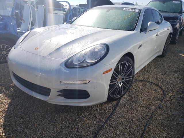 WP0AA2A70GL005510 - 2016 PORSCHE PANAMERA 2 WHITE photo 2