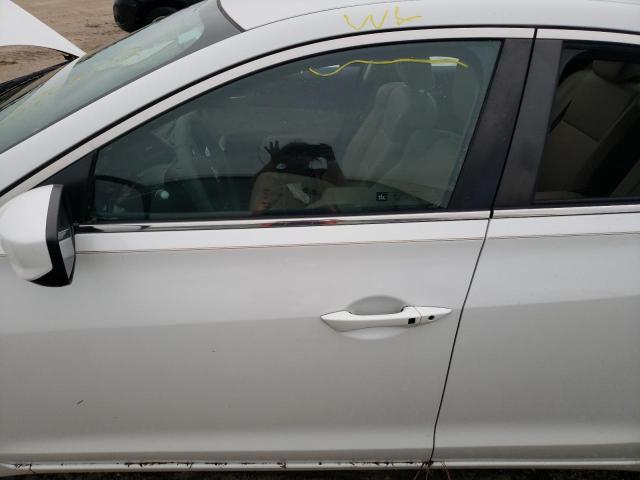 19UDE2F30JA004773 - 2018 ACURA ILX BASE W Weiß Foto 9