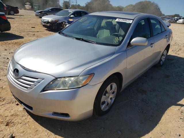 4T1BE46K17U055498 - 2007 TOYOTA CAMRY CE SILVER photo 2