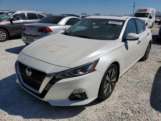 1N4BL4DV0KC137010 - 2019 NISSAN ALTIMA SV WHITE photo 2