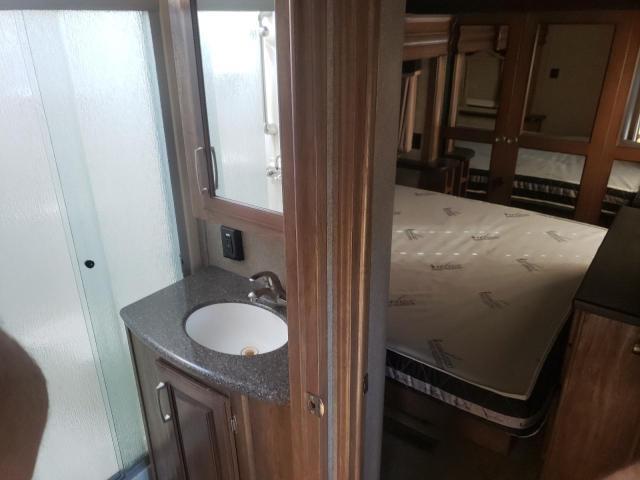 4YDF37928G4700167 - 2016 KEYSTONE MONTANA GRAY photo 5