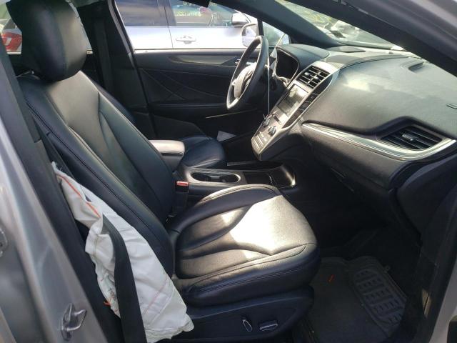 5LMCJ1D93KUL07403 - 2019 LINCOLN MKC SILVER photo 5