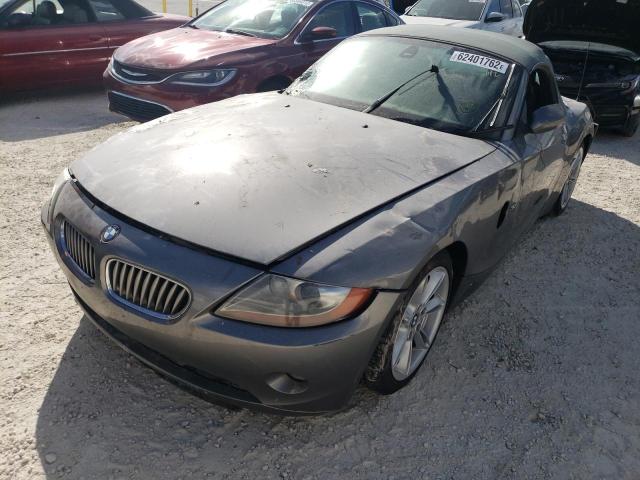 4USBT53453LU04095 - 2003 BMW Z4 3.0 GRAY photo 2