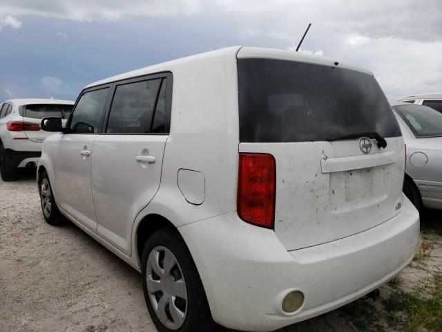 JTLKE50E281004788 - 2008 TOYOTA SCION XB WHITE photo 3