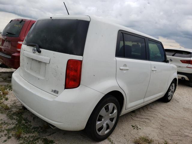 JTLKE50E281004788 - 2008 TOYOTA SCION XB WHITE photo 4