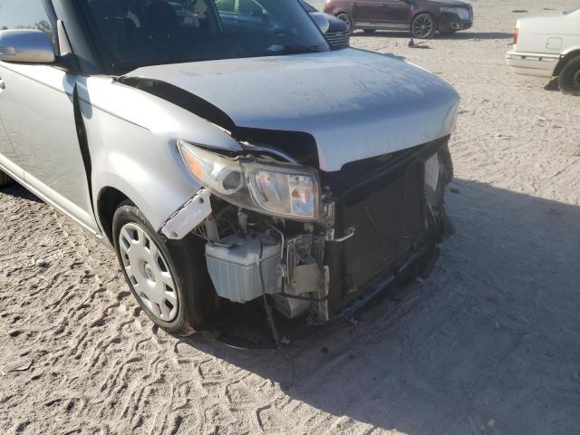 JTLZE4FE6FJ075814 - 2015 TOYOTA SCION XB 银色 照片 9