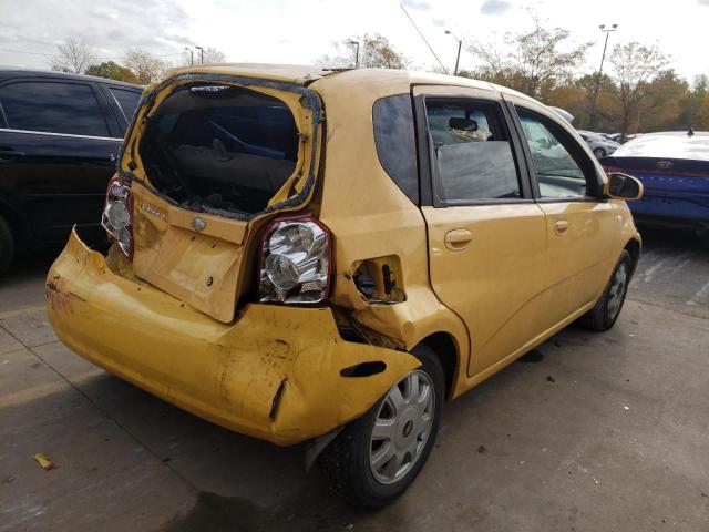 KL1TD62615B421685 - 2005 CHEVROLET AVEO BASE YELLOW photo 4