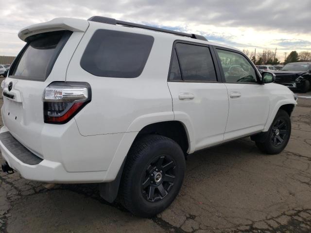 JTETU5JR7N5981025 - 2022 TOYOTA 4RUNNER TR WHITE photo 4