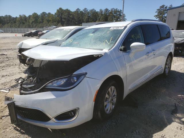 2C4RC1BG9KR650615 - 2019 CHRYSLER PACIFICA T WHITE photo 2