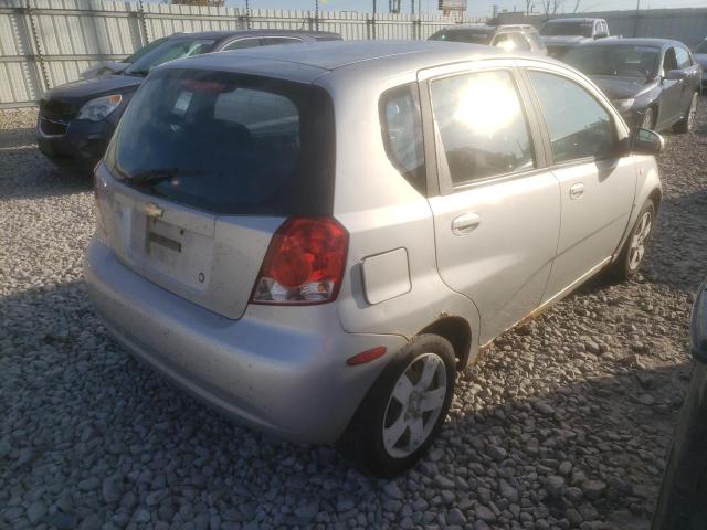 KL1TD66688B141499 - 2008 CHEVROLET AVEO BASE SILVER photo 4