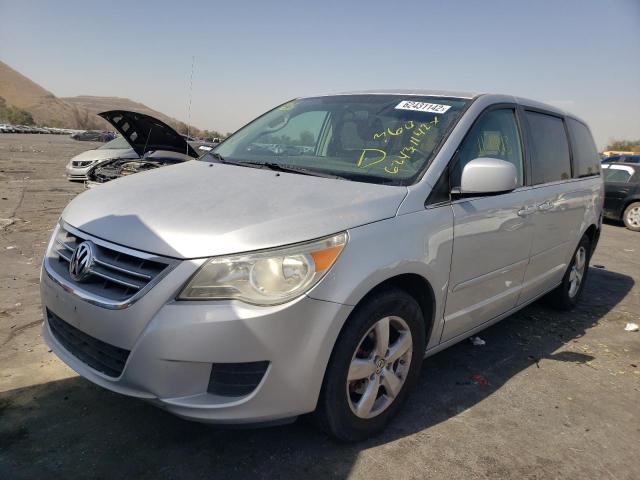 2V8HW34109R610316 - 2009 VOLKSWAGEN ROUTAN SE SILVER photo 2