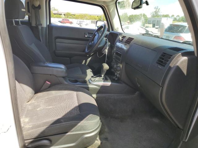 5GTEN13E088109892 - 2008 HUMMER H3 WHITE photo 5