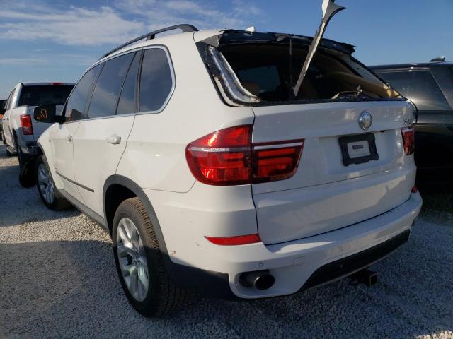 5UXZV4C50D0G54446 - 2013 BMW X5 XDRIVE3 WHITE photo 3