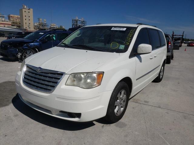 2A4RR5D18AR249824 - 2010 CHRYSLER TOWN & COU WHITE photo 2