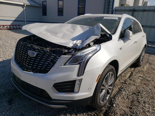 1GYKNERS7LZ153187 - 2020 CADILLAC XT5 PLATIN WHITE photo 2