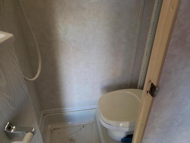 4YDT17013Y3012114 - 2000 CABA CAMPER WHITE photo 8