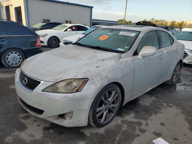 JTHBK262765021610 - 2006 LEXUS IS 250 WHITE photo 2