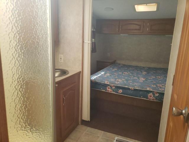 4YDF276244A217005 - 2004 KEYSTONE SPRINTER WHITE photo 5