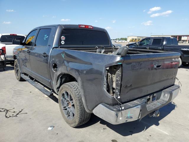 5TFDY5F16JX689493 - 2018 TOYOTA TUNDRA CRE GRAY photo 3