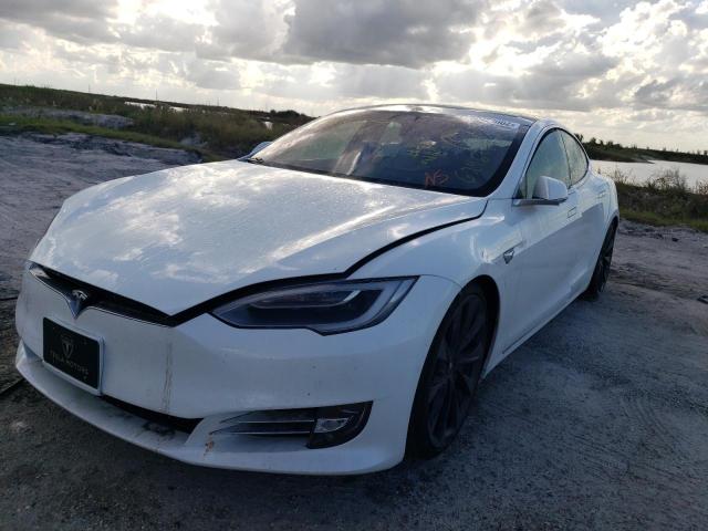 5YJSA1E44JF237276 - 2018 TESLA MODEL S თეთრი ფოტო 2