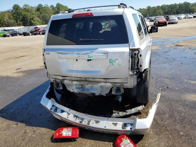 1J4NT4GBXAD643360 - 2010 JEEP PATRIOT LI SILVER photo 9