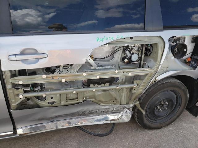 5TDKK3DC5BS158598 - 2011 TOYOTA SIENNA LE SILVER photo 9