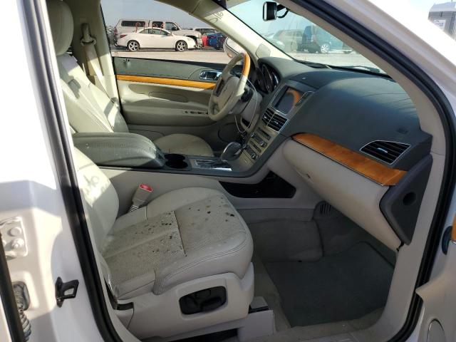 2LMHJ5FR8BBJ53875 - 2011 LINCOLN MKT WHITE photo 5