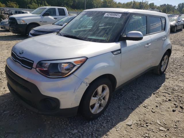 KNDJN2A29H7493813 - 2017 KIA SOUL SILVER photo 2