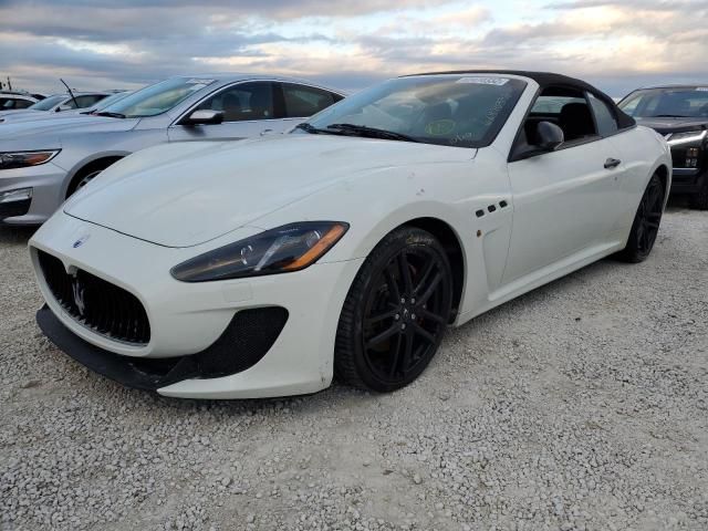 ZAM45VMAXE0083281 - 2014 MASERATI GRANTURISM WHITE photo 2