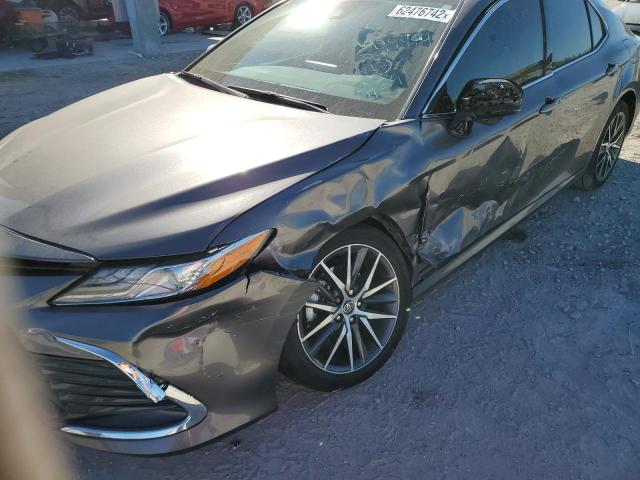 4T1F31AK8NU578141 - 2022 TOYOTA CAMRY XLE GRAY photo 9